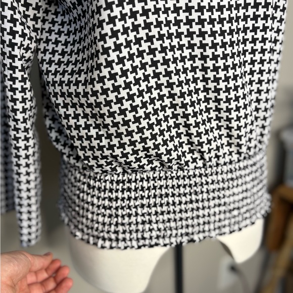 MICHAEL Michael Kors Black and White Blouse - Picture 7 of 12